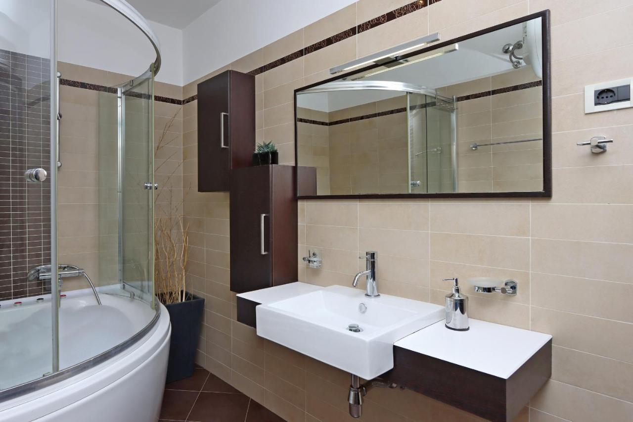 Starry Night - Smart Tv, Extra Big Bed, Big Bathtub, Private Parking, Sea View, Wifi, 2Bedrooms Волоско Экстерьер фото